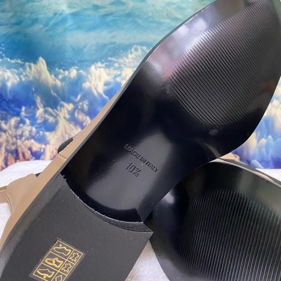 The Italian Leather Square Toe Chelsea Boot Size: 10.5 Cream - Picture 6 of 12